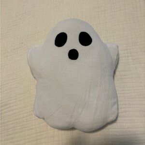 Ghost Halloween throw pillow